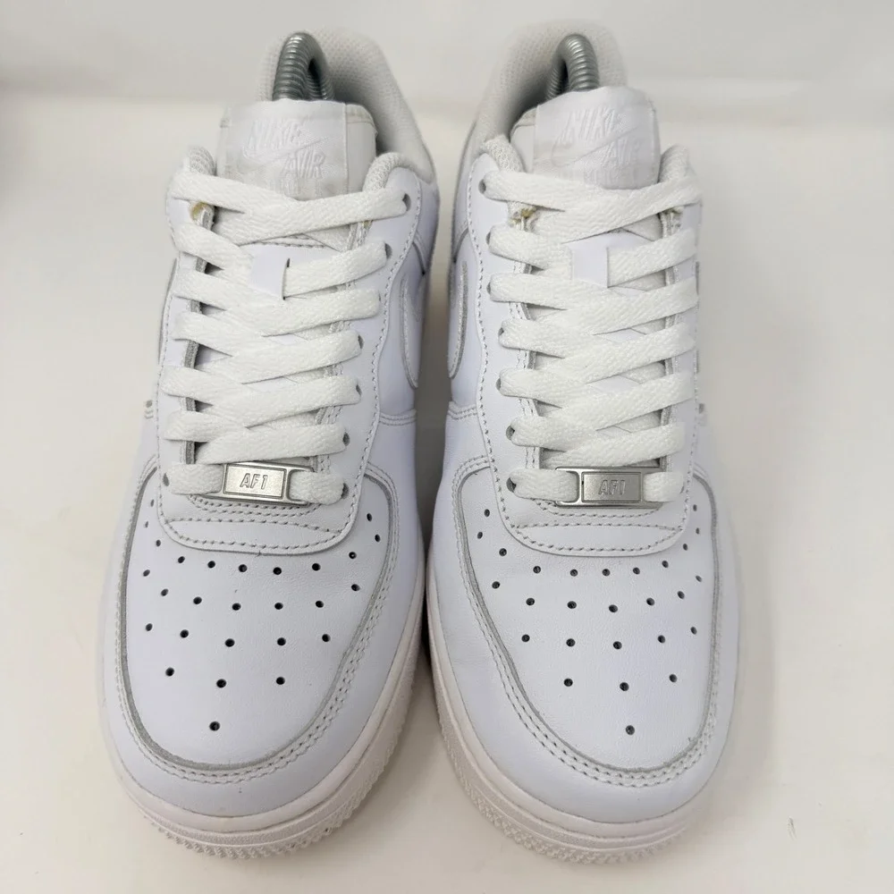 Nike Air Force 1 07 Womens White Low Top Sneakers DD8959-100 Size 7.5